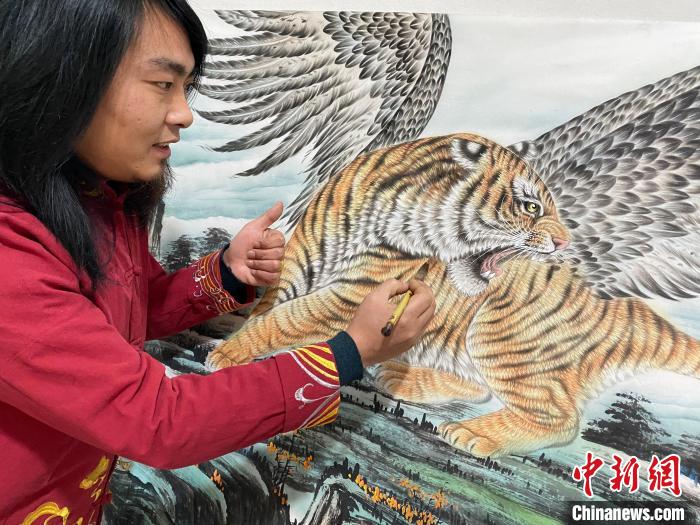 “中国画虎第一村”：从穷叮当到“骑”着老虎奔小康
