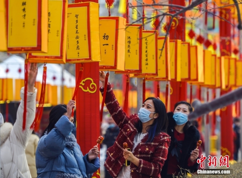 人圆心安 各地民众喜迎元宵佳节