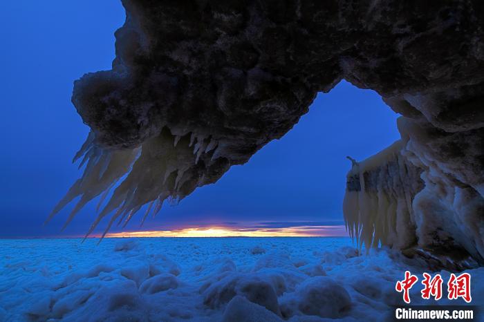 雨水节气中俄界湖兴凯湖冰天雪地现美景