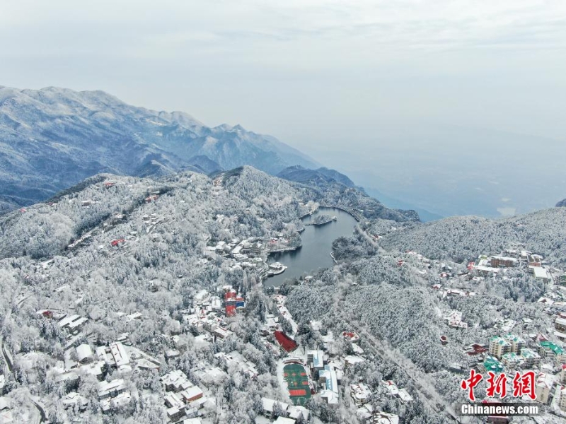 航拍江西庐山银装素裹 一派南国冰雪风光