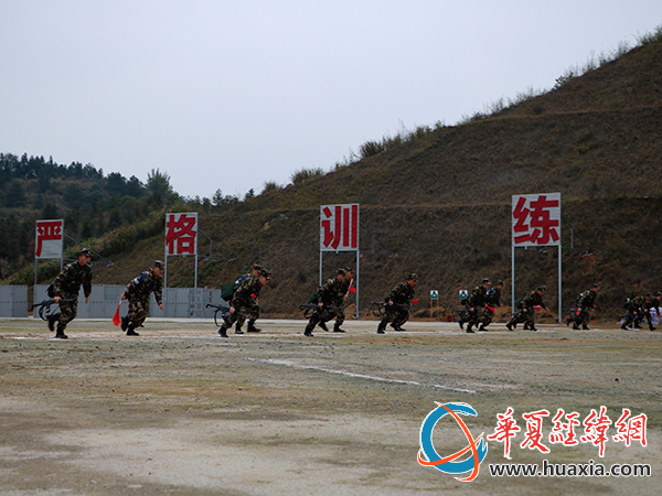 6-官兵快速奔向射击地线-(2)