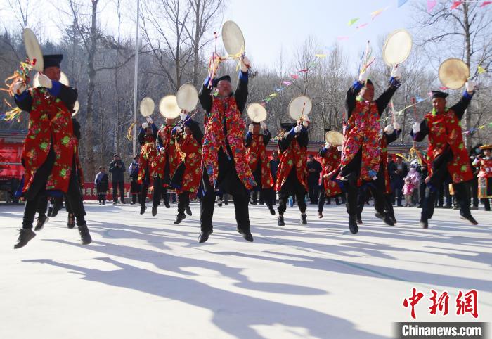 青海土乡遗俗梆梆舞祈福众生平安吉祥