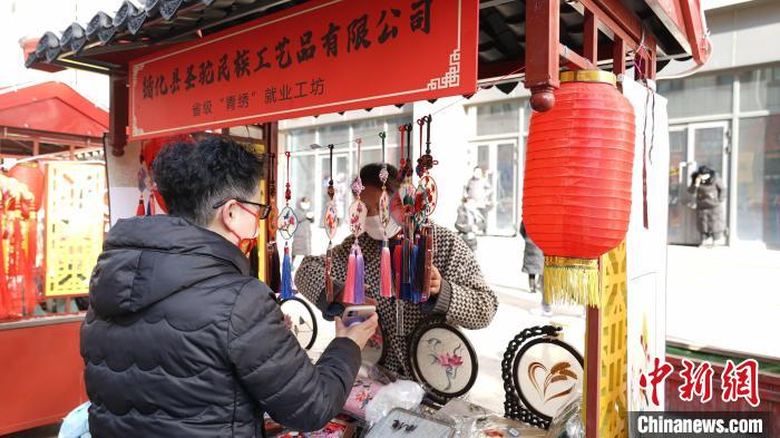 青海：非遗展演激活春日文旅市场