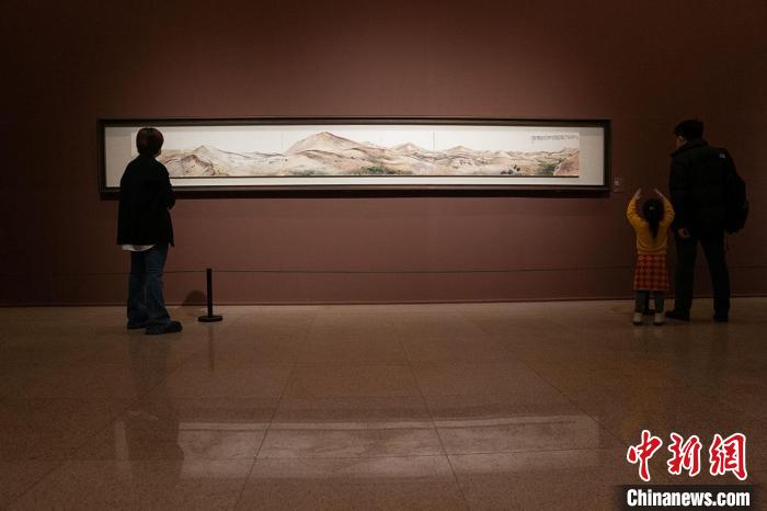 中国美术馆“江山壮丽”展览现场 史春阳 摄