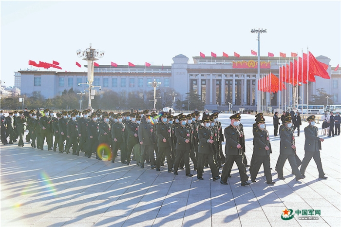 肩负重托履职尽责　满怀豪情强国强军_1646616418727