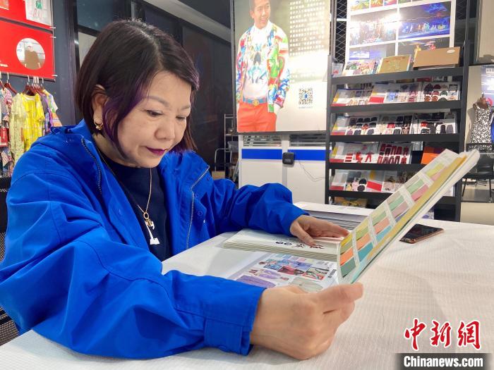 “60后”台湾设计师耕耘“时尚事业”：女性要活出自我