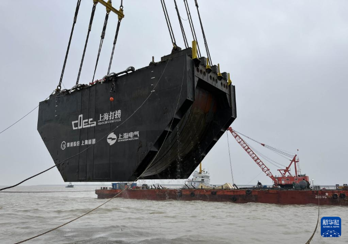 1月26日拍摄的“长江口二号”古船整体迁移项目等比例试验现场。新华社发（上海市文物局供图）1