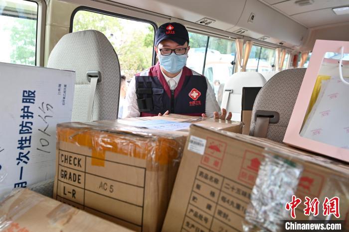 广东医护赴港抗疫 陈骥旻 摄