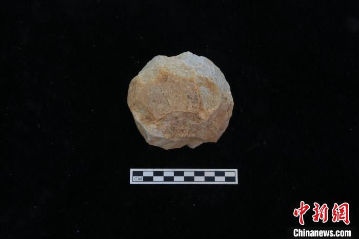 石球。　陕西省考古研究院供图