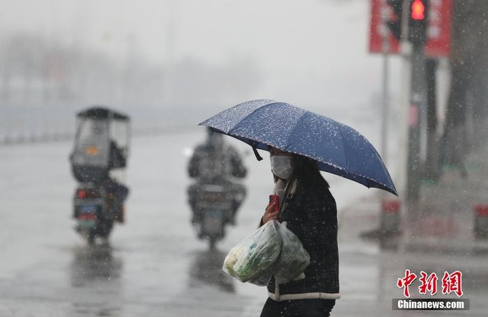 暴雨+暴雪+强对于流天气预警 这些中间一早晨返冬