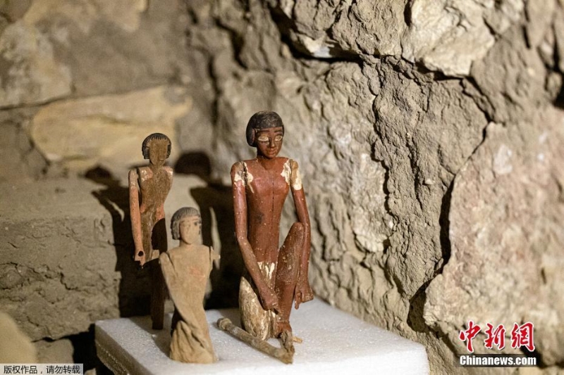 埃及发掘五座古代墓葬 距今约有4000多年历史