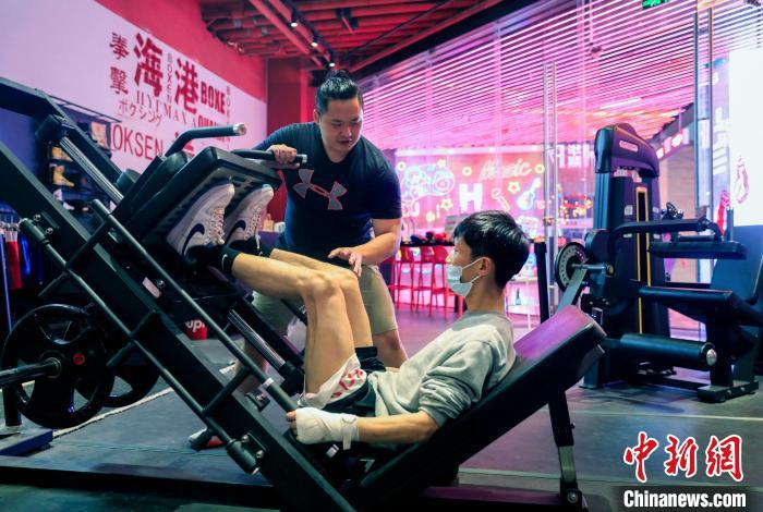 台湾健身教练成都创业：遭疫情“大起大落”遇爱情“坚持到底”