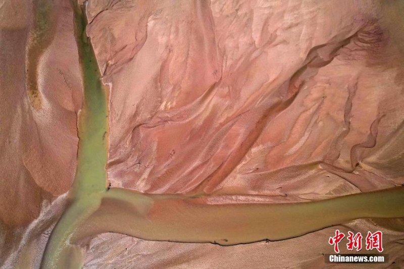 形态各异的黄河“河床画”