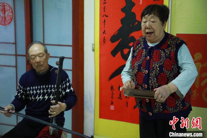 评剧故里河北滦南老艺人夫妇靠一口“落子”润养评剧之根