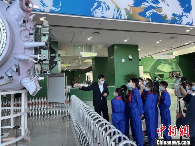 中国科技馆举办“神舟十三号返回日”主题教育活动