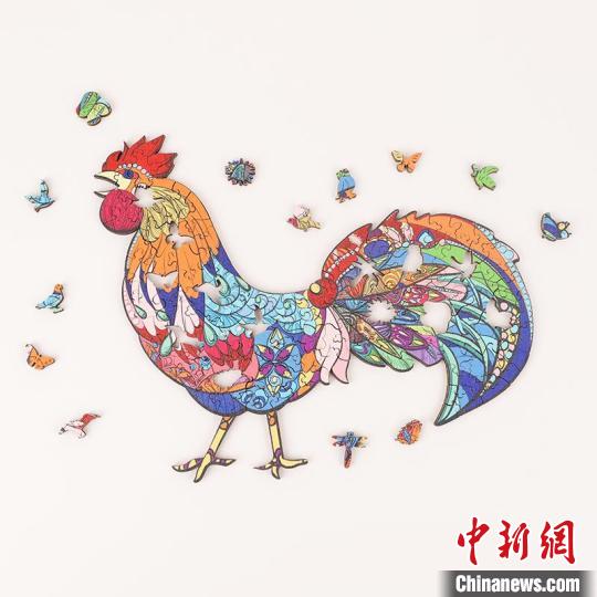 “十二生肖”系列拼图“鸡” 陈黑龙供图