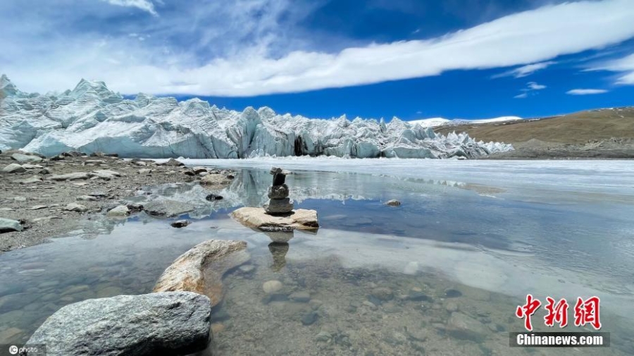 探访西藏山南40冰川 蓝天下雄伟壮丽