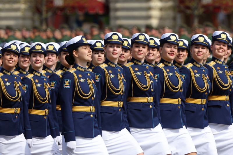俄羅斯紅場閱兵的女兵方陣一向是國際媒體矚目的焦點。（圖／路透）.jpg