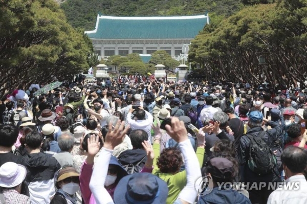 韩国青瓦台时隔74年首次向公众全面开放（图源：韩联社）