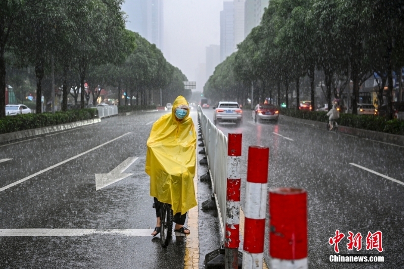 强降水云团抵达 广州多区发布暴雨预警