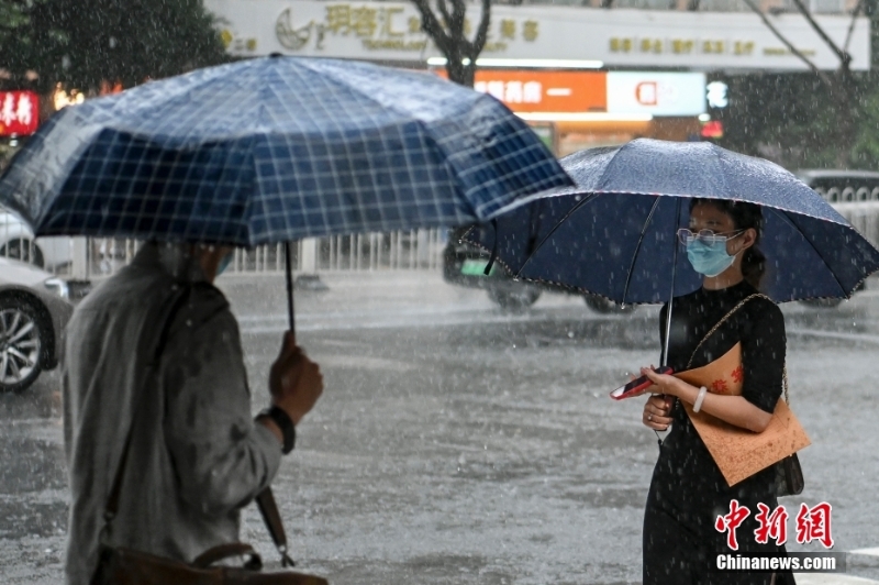 强降水云团抵达 广州多区发布暴雨预警