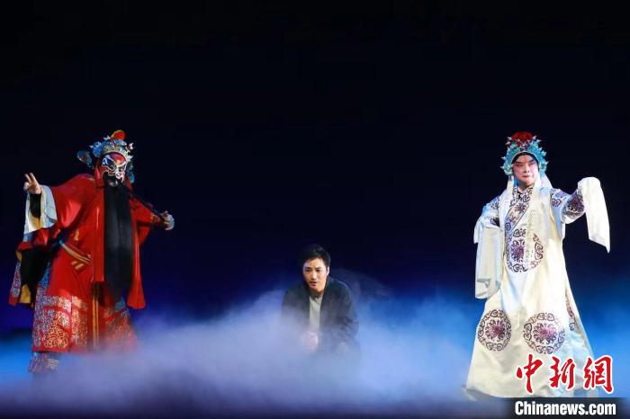 錫劇《裝臺》在南京首演。　江蘇省演藝集團錫劇團供圖