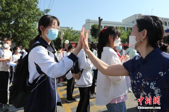 天下高考进入越日 这些中间已经宣告查分光阴！