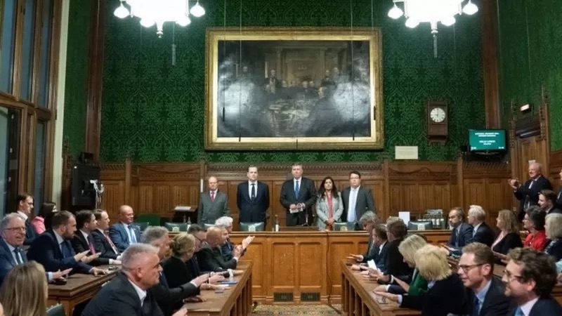 英国保守党对首相约翰逊的不信任投票，结果是211票支持首相，148票反对。（图源：英国PA Media）