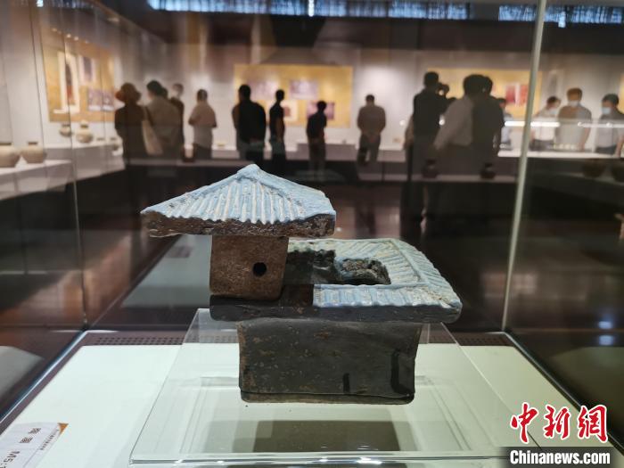 6月9日，淮北邓山汉墓群发掘成果展开展，图为展览展品。　张强 摄