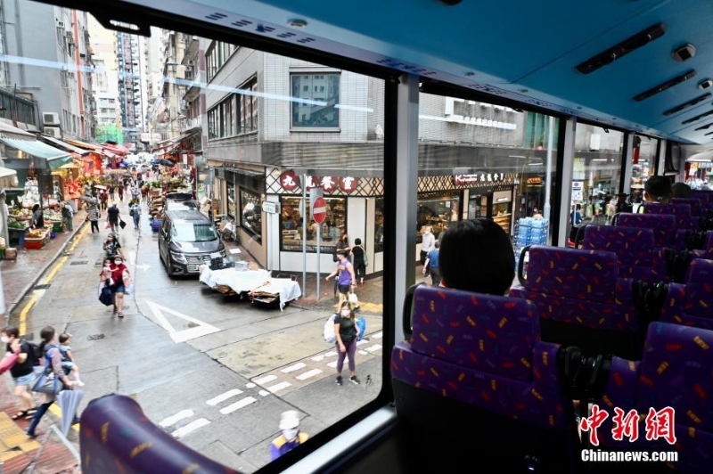 香港首辆三轴双层电动巴士将投入服务