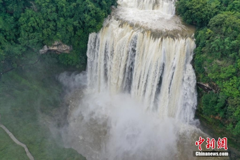 黄果树瀑布进入丰水期 水势磅礴蔚为壮观