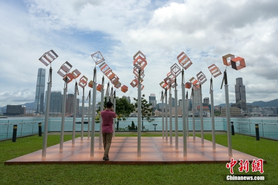 香港举办“艺术＠维港” 展览庆回归