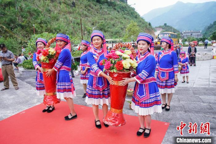 广西布努瑶祭祀始祖密洛陀乐舞祈福展示民族风情