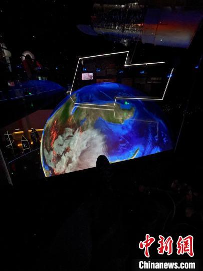 资料图，上海天文馆构建沉浸式宇宙空间体验环境。　郑莹莹 摄
