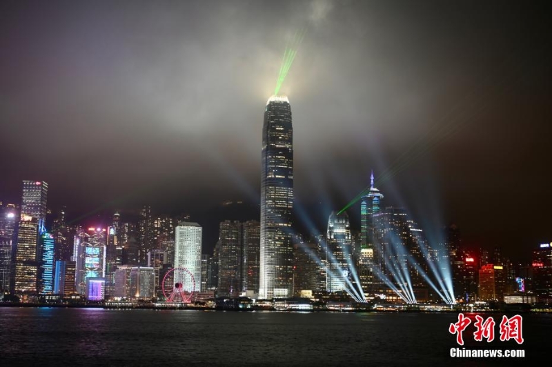 （庆祝香港回归祖国25周年）“维港光影汇演”带来视听新享受