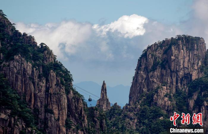 黄山风光图 施亚磊 摄