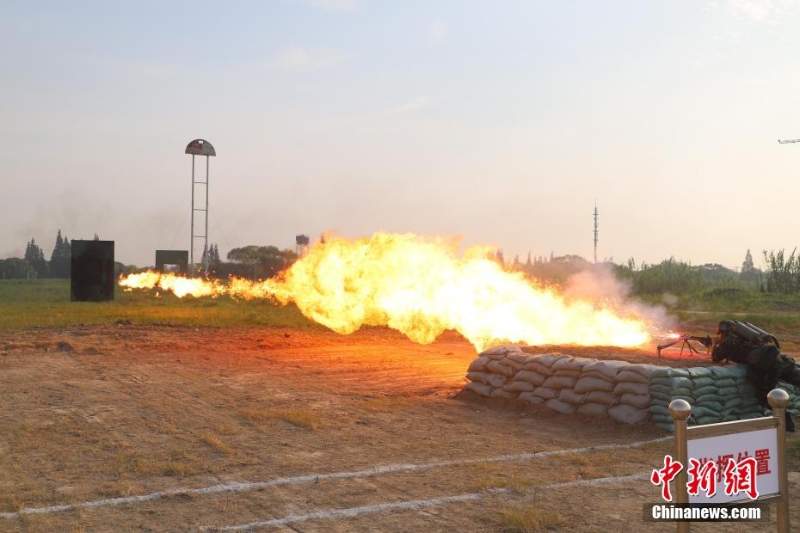 40℃高温 武警上海总队“三实”训练战味十足