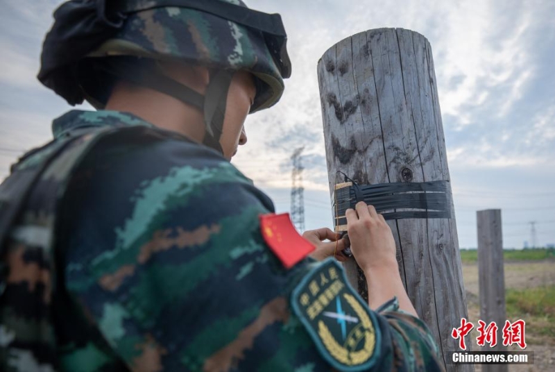 40℃高温 武警上海总队“三实”训练战味十足