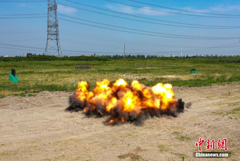 40℃高温 武警上海总队“三实”训练战味十足