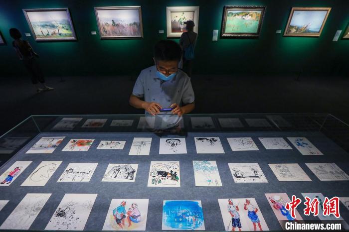 《苏天赐百年诞辰纪念展》在南京博物院开展。　泱波 摄