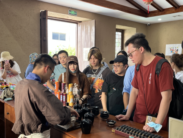 两岸青年们在聊城市阳谷县郭屯镇围绕乡村振兴开展联合调研