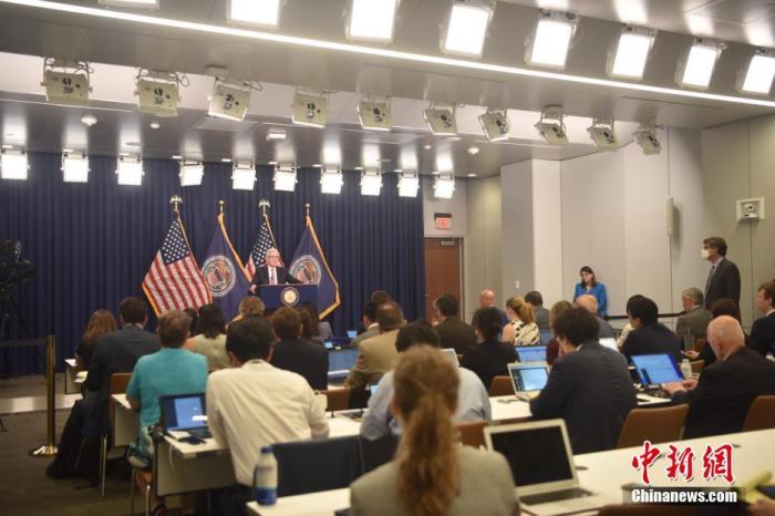 美联储主席鲍威尔在货币政策例会后举行记者会。<a target='_blank' href='/'>中新社</a>记者 沙晗汀 摄