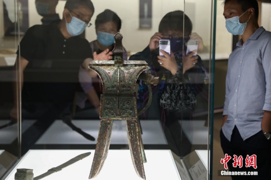 上海博物馆“何以中国”文物考古系列首个特展“宅兹中国”开幕