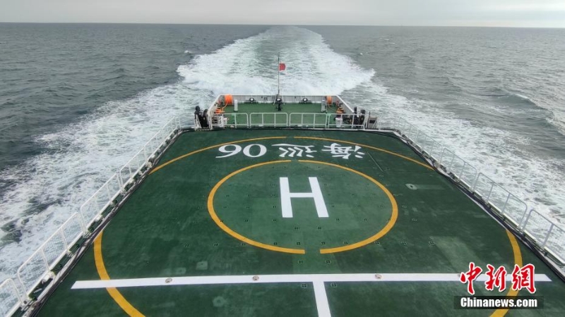 台灣海峽首艘大型巡航救助船在福建南部海域開展編隊巡航執法