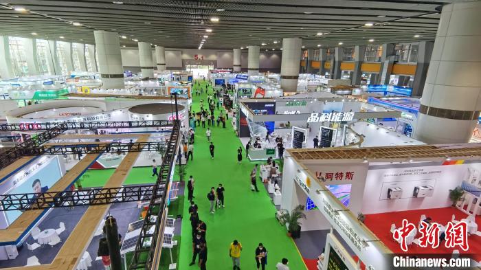 世界太阳能光伏产业博览会在穗开幕汇聚逾900家参展商