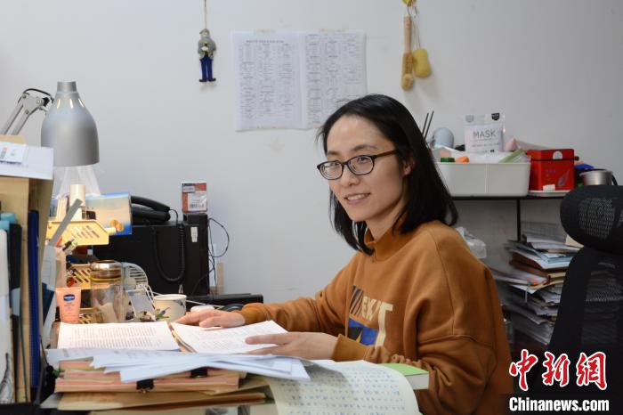 图为胡珂在工作中。　受访者供图