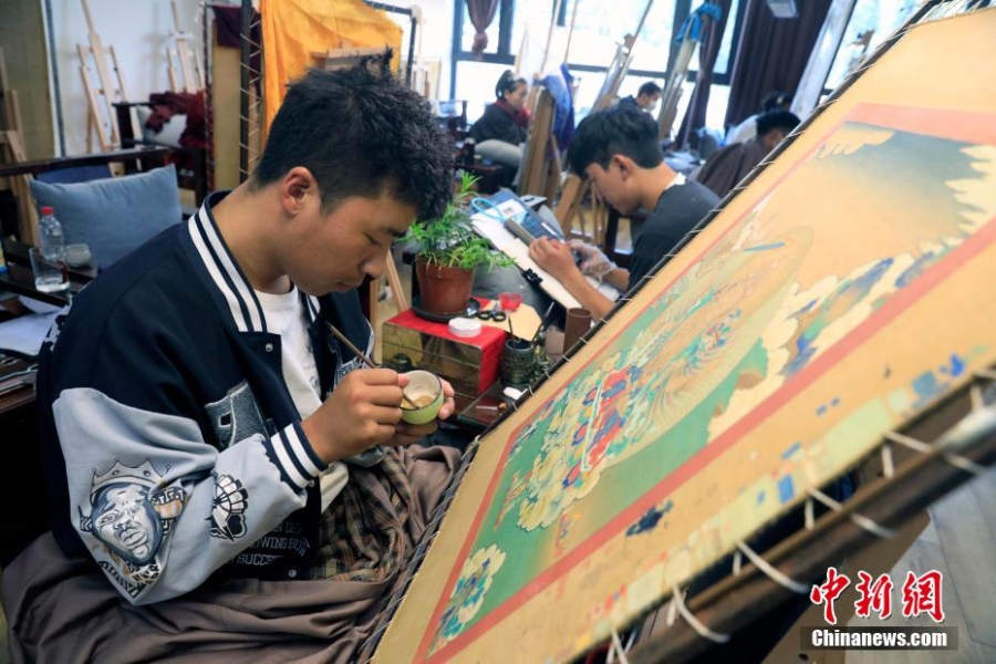 四川壤塘觉囊唐卡艺术传习所：藏族青年注入“非遗”新力量