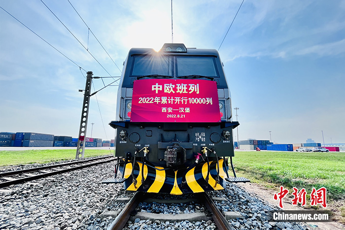 图为列车整装待发。 <a target='_blank' href='/'>中新社</a>发 黄鑫 摄
