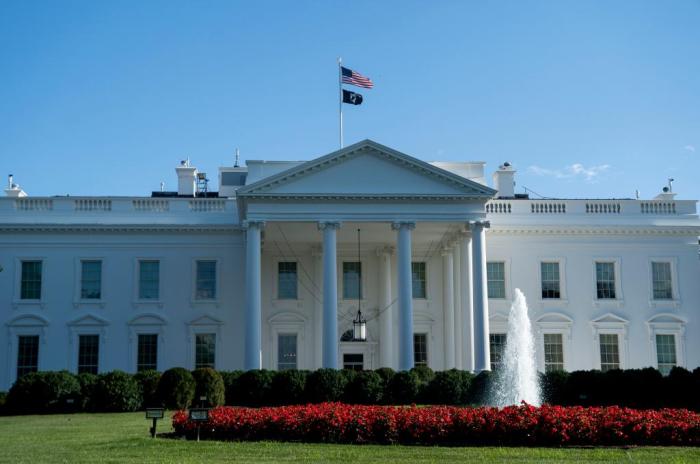 这是2022年8月16日在美国首都华盛顿拍摄的白宫。新华社记者刘杰摄