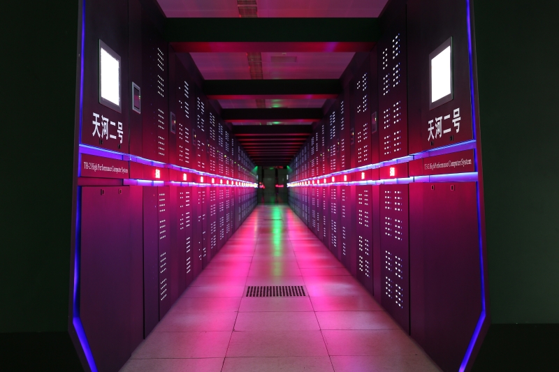 “天河二号”超级计算机。（图源：中国国家网格官网）